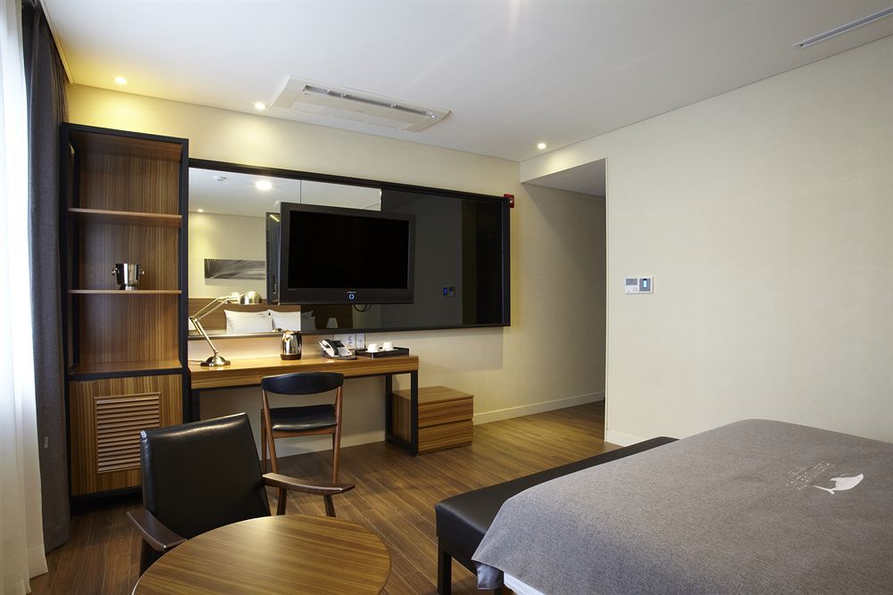 Cinema House Hotel In Busan Exterior photo